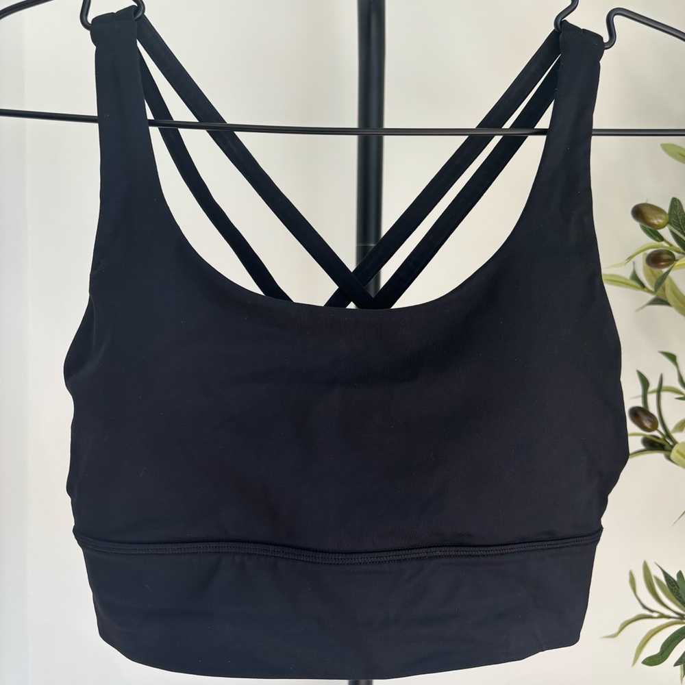 • [Lululemon] Strappy Sports Bra •